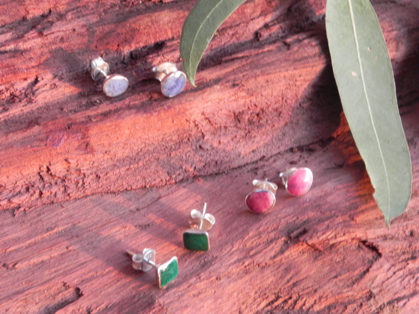 Bagged 4.4g Small Stone Jewelry Item